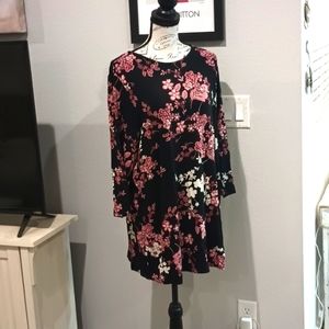 JJill XL dress. Black and maroon flowers. Lined and worn only once.